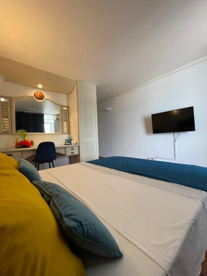 Appartement Vue Mer A 2 Minutes A Pied Des Plages Tartane La Trinite Luaran gambar